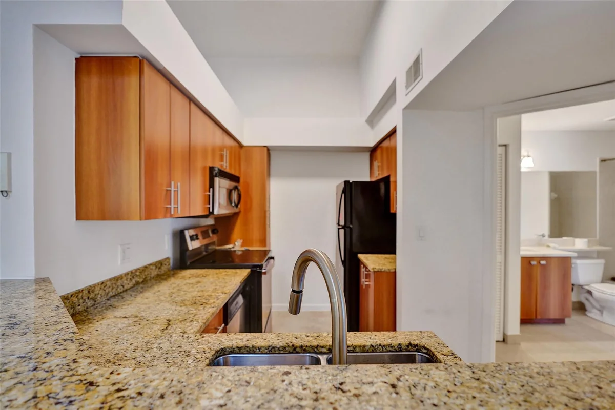 1050 Crystal Way #N, Delray Beach: photo 1 of 45