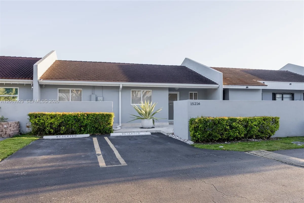 15216 SW 81st Ln, Miami: photo 1 of 1