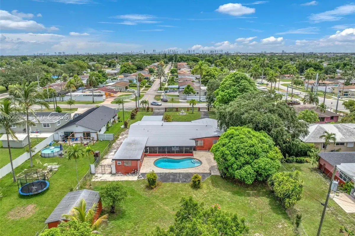 17520 NW 17th Ave, Miami Gardens: photo 1 of 36