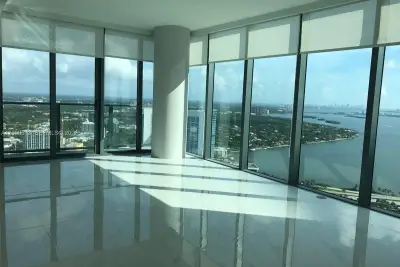 650 NE 32nd St #4508, Miami: photo 1 of 10