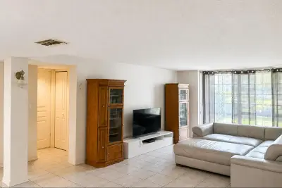 3740 Inverrary Dr #1E, Lauderhill: photo 1 of 29