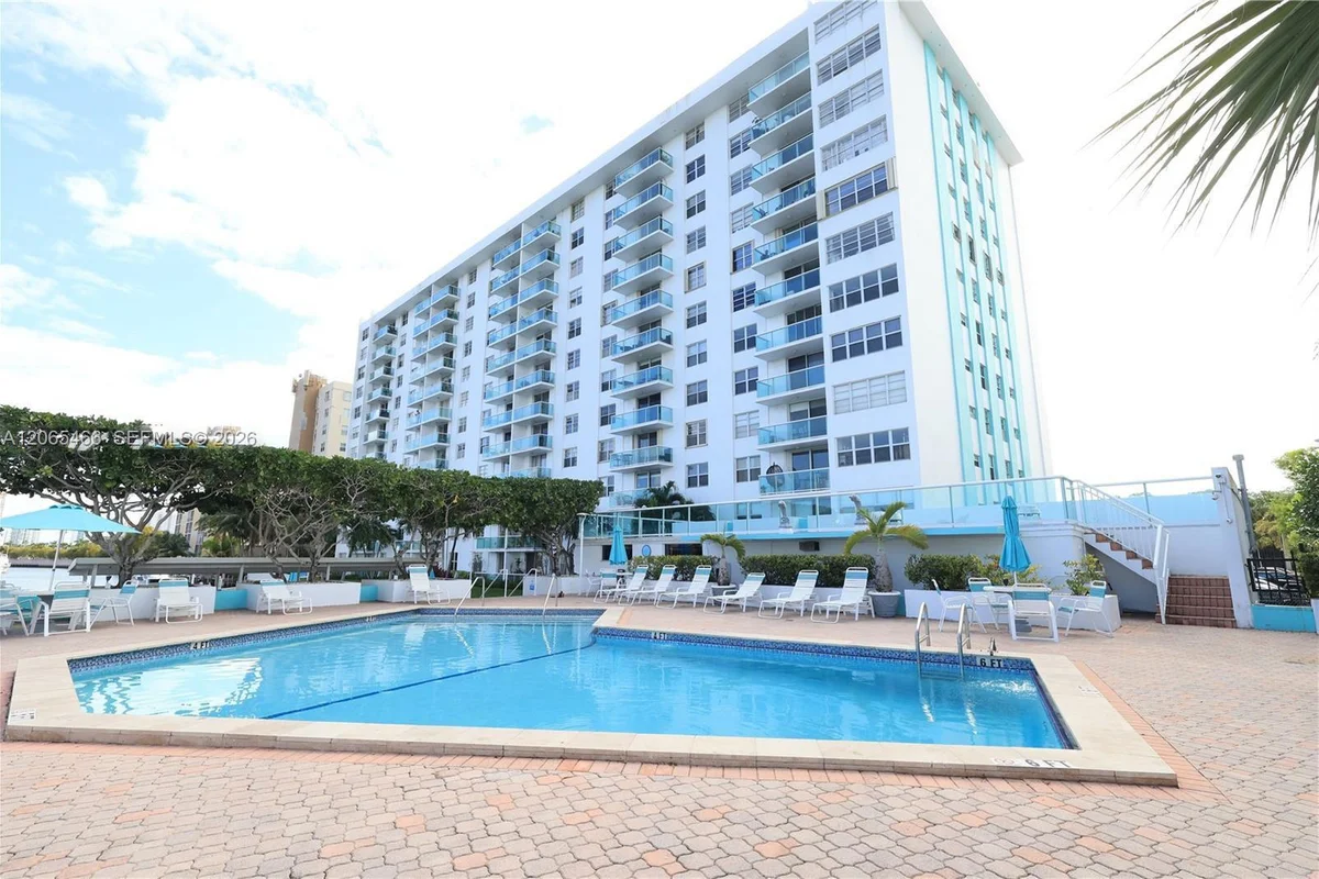 2841 NE 163rd St #1002, North Miami Beach: photo 1 of 19