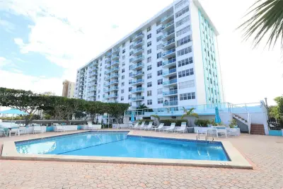 2841 NE 163rd St #1002, North Miami Beach: photo 1 of 19