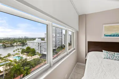 5601 Collins Ave #1216, Miami Beach: photo 1 of 30