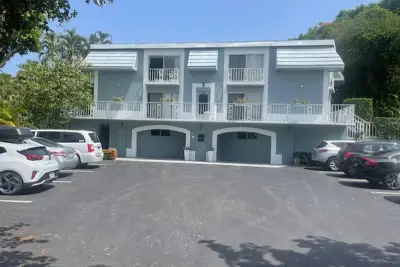 422 SW 9th St #6, Boca Raton: photo 1 of 12