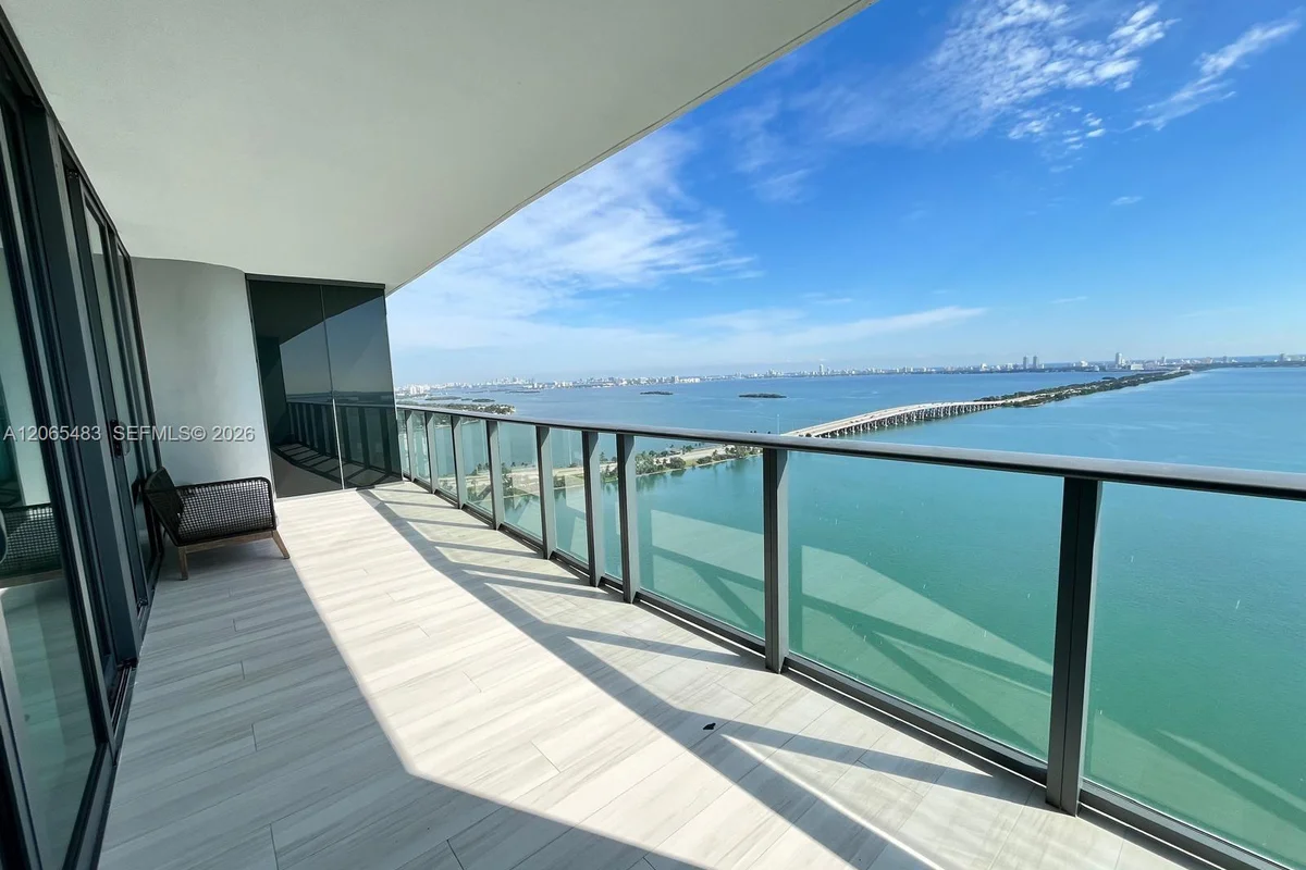 3131 NE 7th Ave #3003, Miami: photo 1 of 45