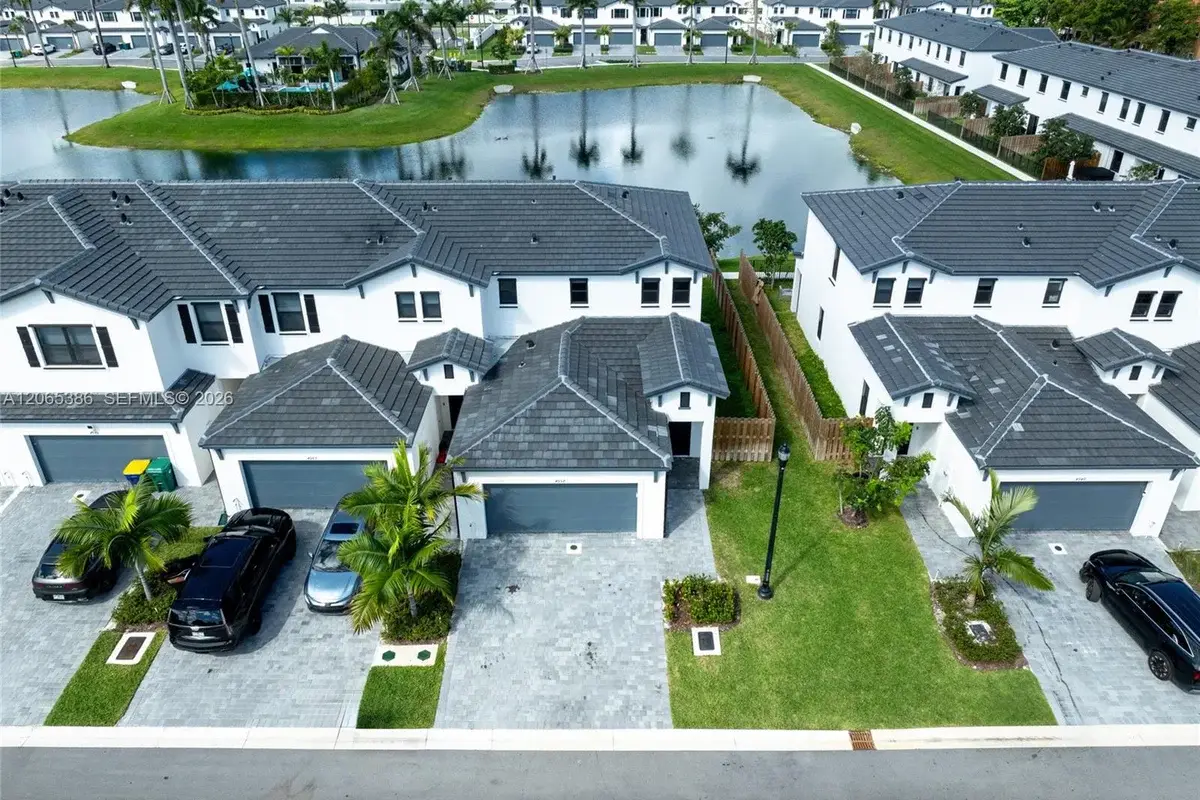 4973 Peacock Way #5838, Dania Beach: photo 1 of 29