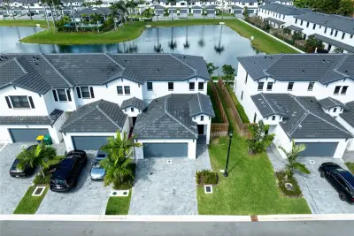 4973 Peacock Way #5838, Dania Beach: photo 1 of 29