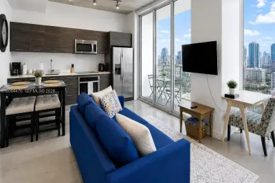 151 SE 1 St #2406, Miami: photo 1 of 6