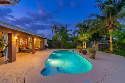 20301 SW 105th Ave, Cutler Bay: photo 1 of 42