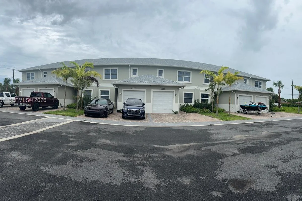 4215 Gulfstream Rd, Lake Worth: photo 1 of 28