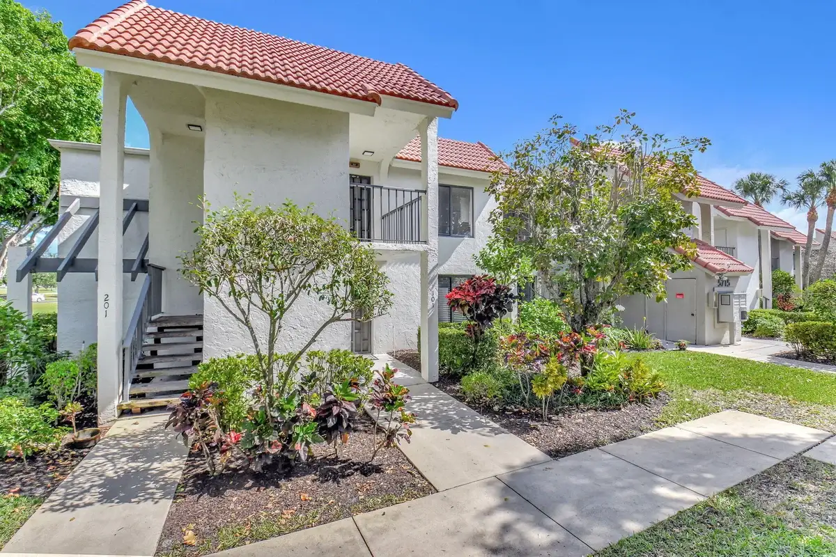 5715 Fairway Park Dr #201, Boynton Beach: photo 1 of 37