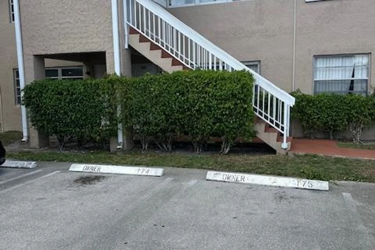 1004 Twin Lakes Dr, Coral Springs: photo 1 of 49