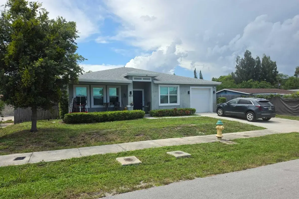 2623 NW 18th Ter, Oakland Park: photo 1 of 10