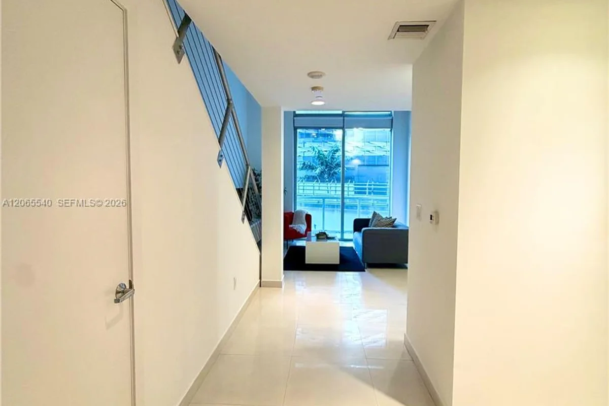 1050 Brickell Ave #206, Miami: photo 1 of 43