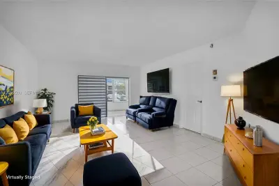 3990 NW 42nd Ave #403, Lauderdale Lakes: photo 1 of 29