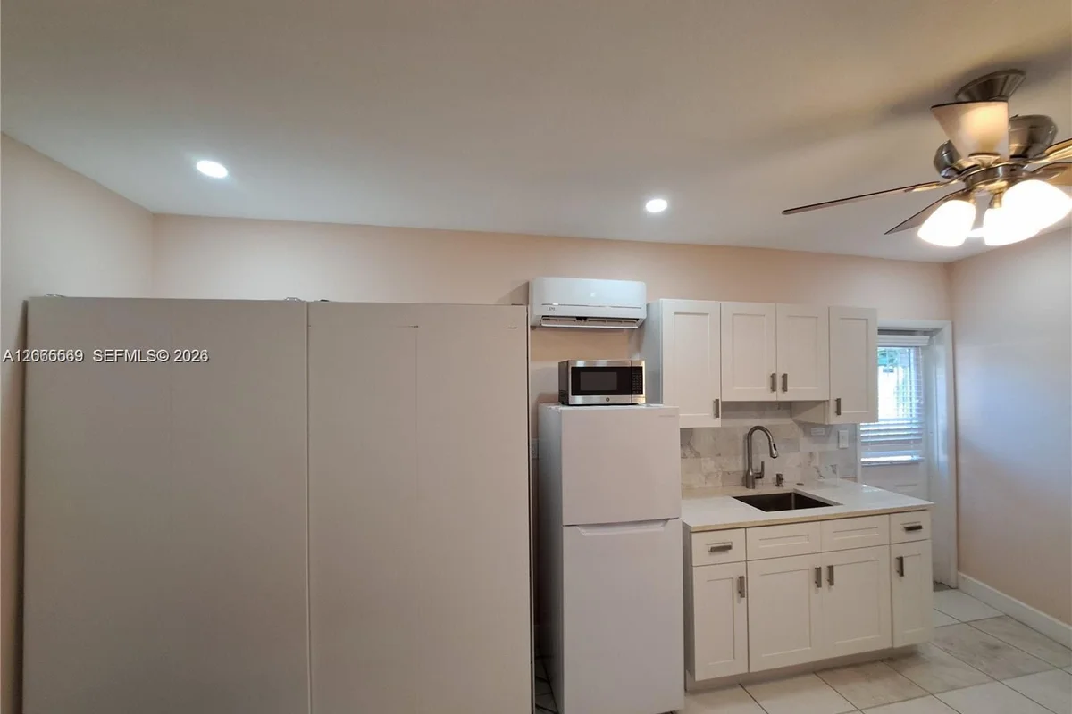 1111 NW 79th Way, Pembroke Pines: photo 1 of 10