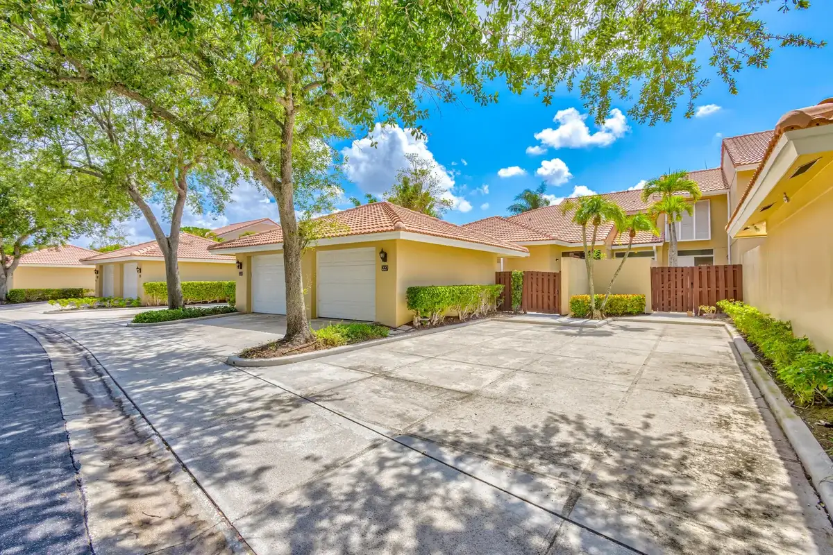 227 Old Meadow Way, Palm Beach Gardens: photo 1 of 72