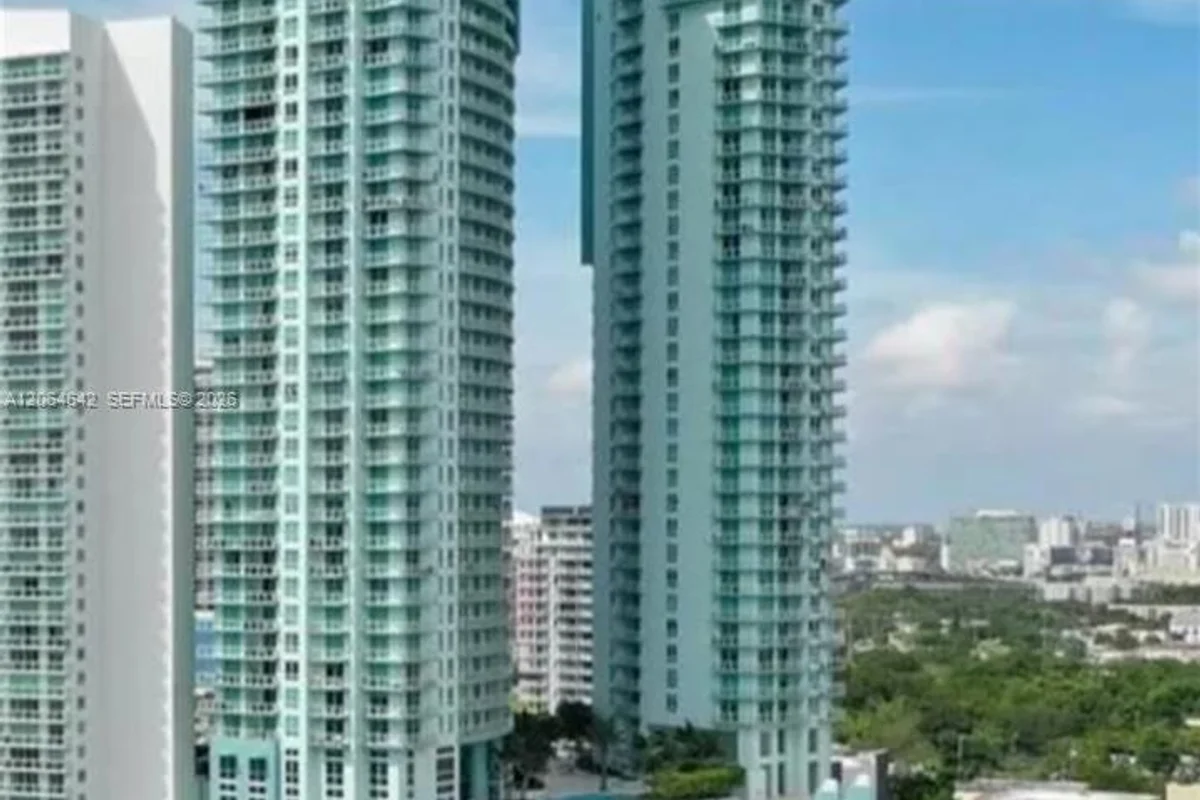 1900 N Bayshore Dr #512, Miami: photo 1 of 11