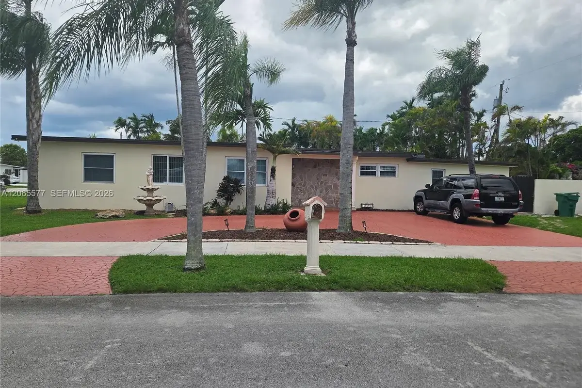 10500 SW 30th St, Miami: photo 1 of 42