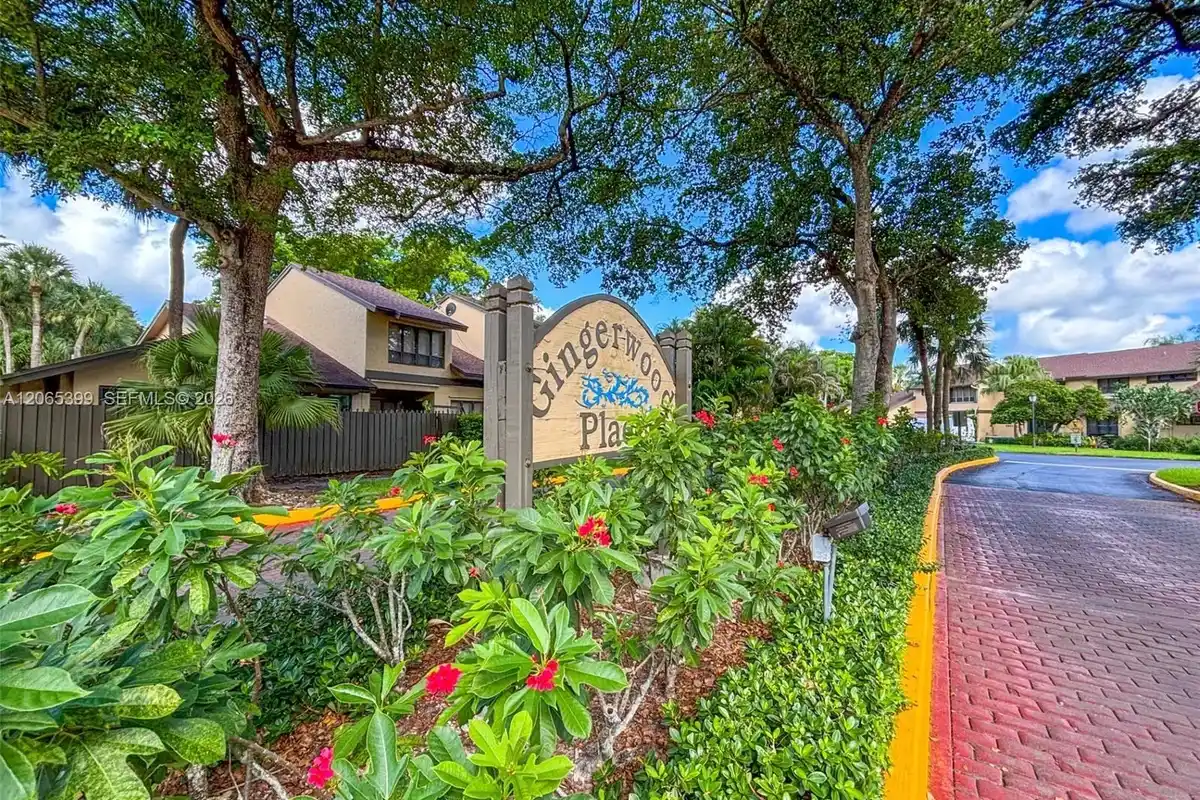 8703 Cleary Blvd, Plantation: photo 1 of 32