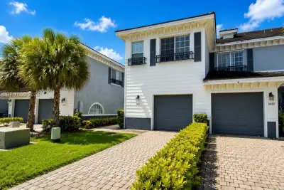 3418 NW 13th St, Lauderhill: photo 1 of 41