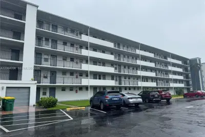 950 Hillcrest Dr #411, Hollywood: photo 1 of 27