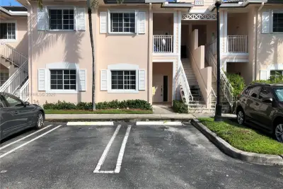 2733 NE 3rd Ct #103, Homestead: photo 1 of 19
