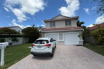 4959 SW 33rd Way, Hollywood: photo 1 of 50