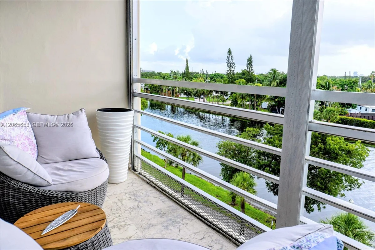16850 S Glades Dr #5C, North Miami Beach: photo 1 of 40