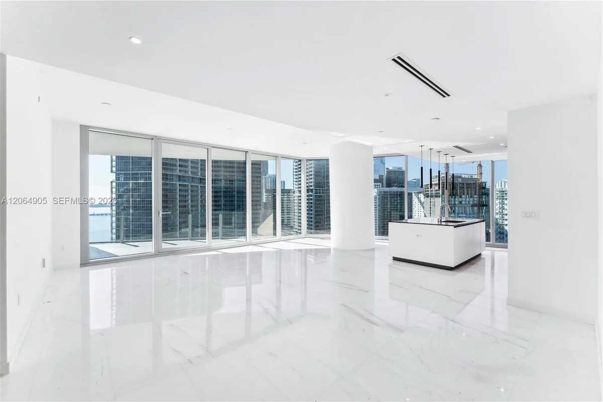 300 Biscayne Blvd Way #3507, Miami: photo 1 of 48