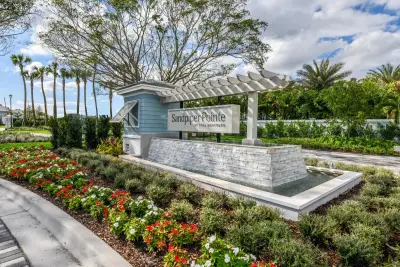 558 Sanderling Cir, Deerfield Beach: photo 1 of 13