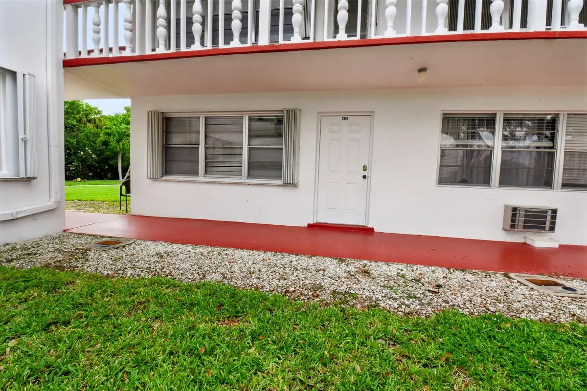 264 Northampton N, West Palm Beach: photo 1 of 20