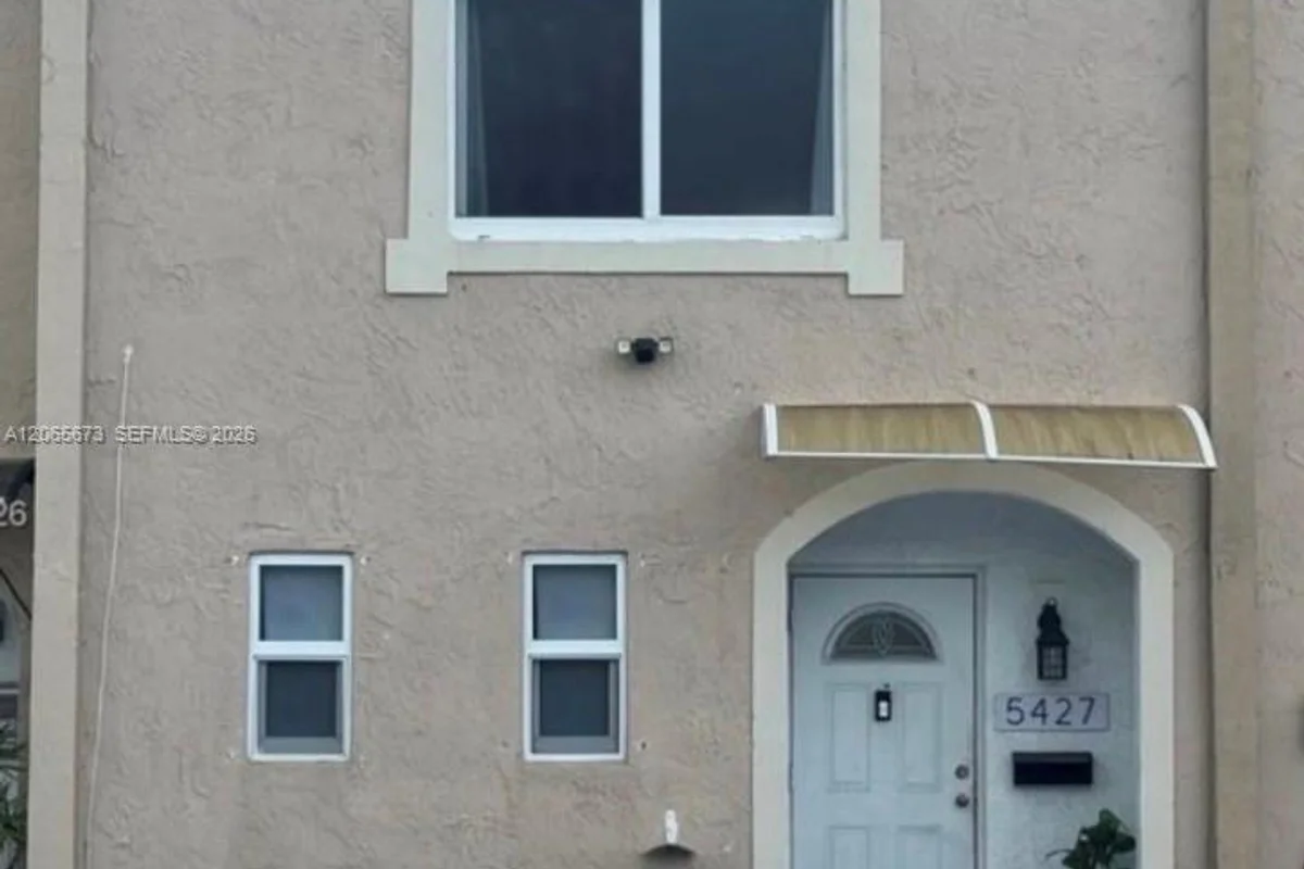 5427 NW 169th St, Miami Gardens: photo 1 of 38
