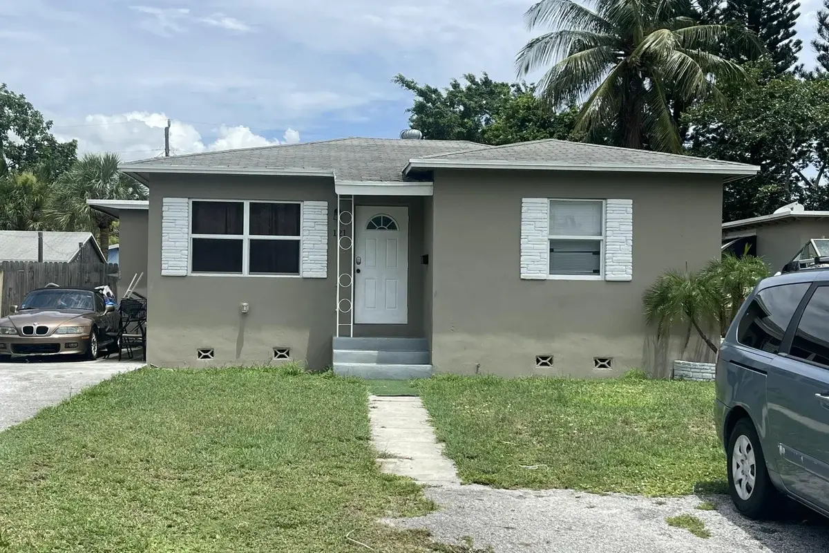 121 SE 5th Ave, Boynton Beach: photo 1 of 3