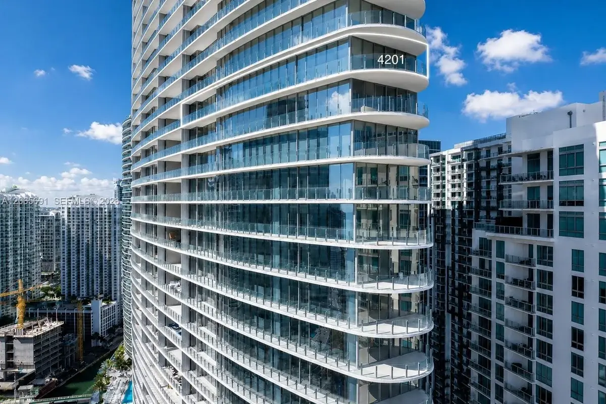 300 Biscayne Boulevard Way #4201E, Miami: photo 1 of 37