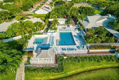 14414 SW 142nd Ct, Miami: photo 1 of 18