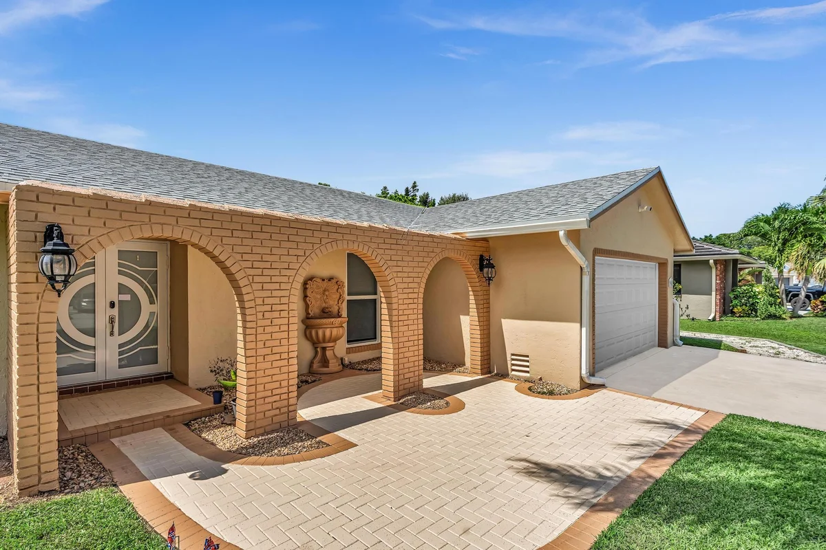 3947 NW 22nd St, Coconut Creek: photo 1 of 61