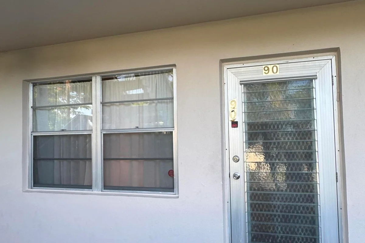 90 Windsor E, West Palm Beach: photo 1 of 12