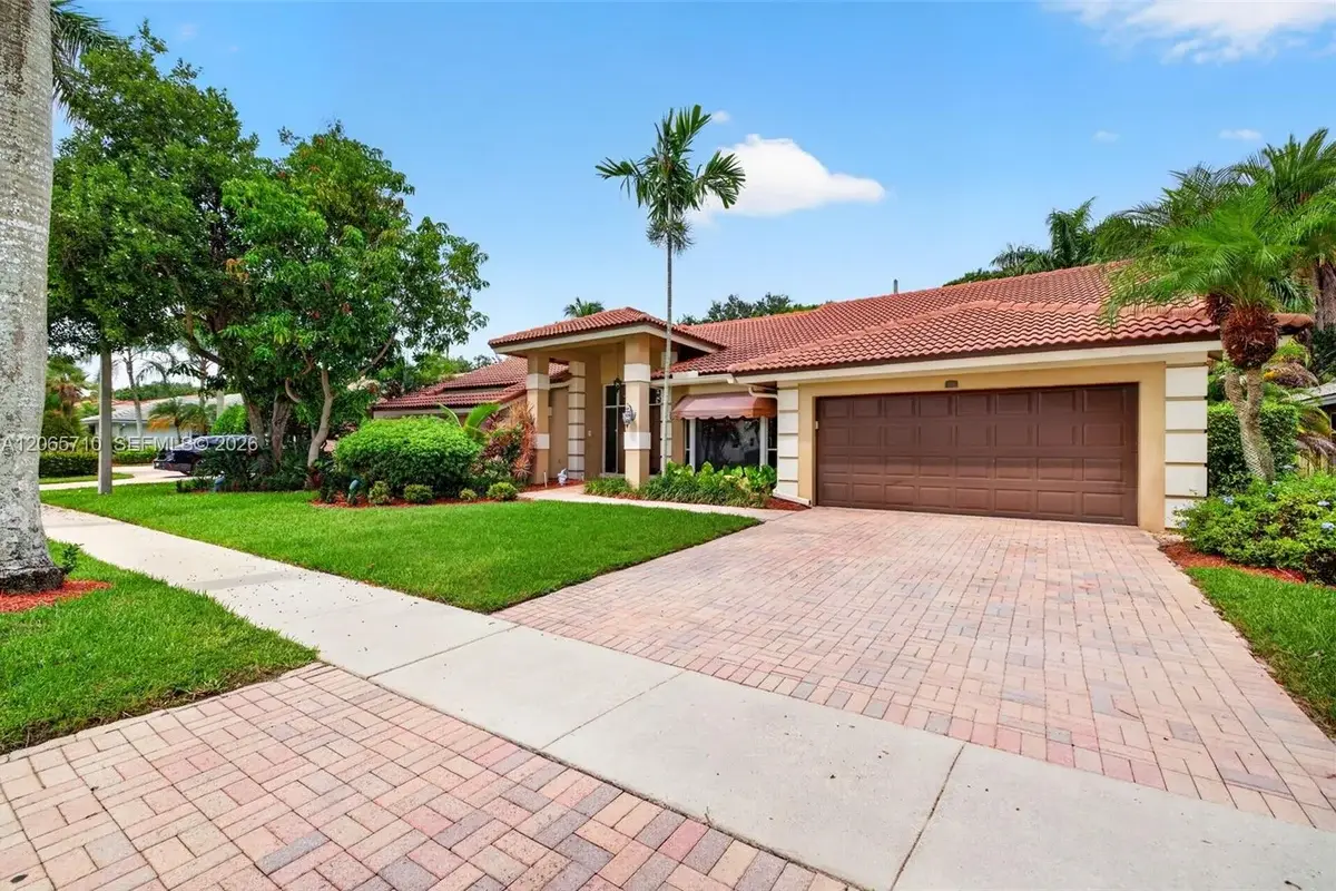 581 NW 110th Ave, Plantation: photo 1 of 49