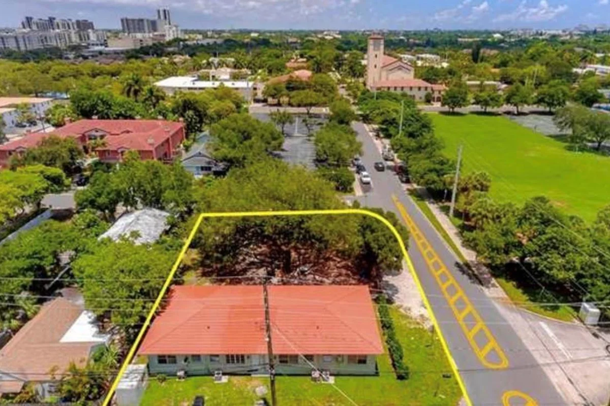 17 NE 9th Ave, Fort Lauderdale: photo 1 of 67