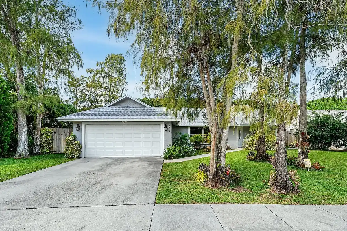 1252 Raintree Ln, Wellington: photo 1 of 52