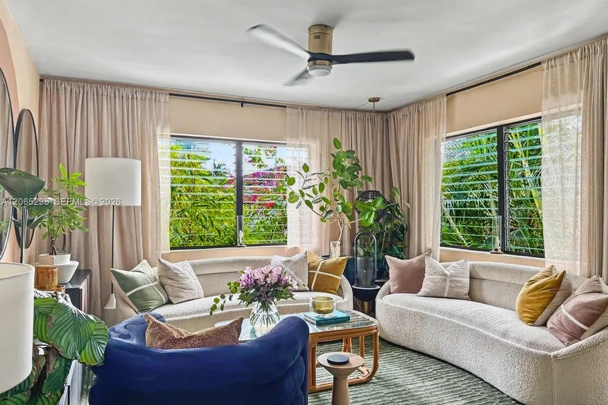 1127 Meridian Ave #8, Miami Beach: photo 1 of 15