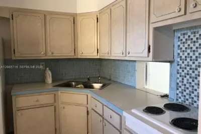 1530 NE 191st St #240, Miami: photo 1 of 7