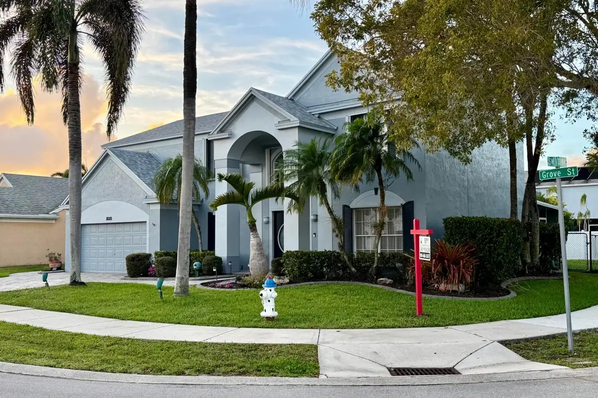 10319 Grove St, Cooper City: photo 1 of 25