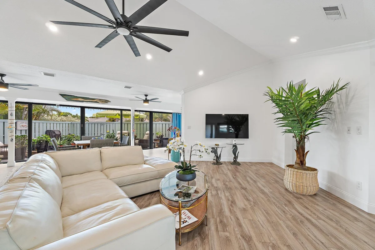 1127 E Seminole Ave #24b, Jupiter: photo 1 of 56