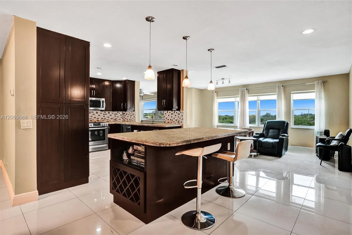 215 SE 3rd Ave #501C, Hallandale Beach: photo 1 of 40
