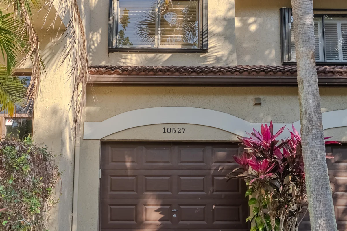10527 NW 10th St #B-130, Plantation: photo 1 of 17