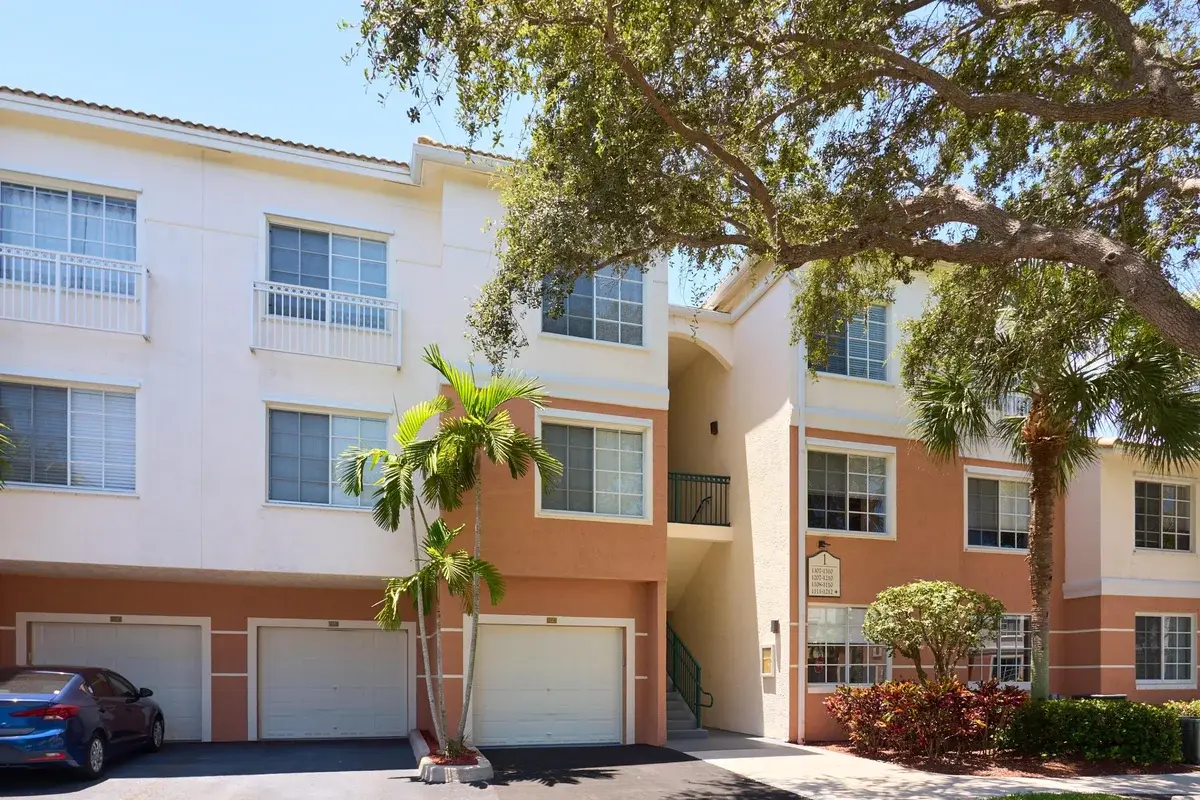 1108 Myrtlewood Cir E, Palm Beach Gardens: photo 1 of 33