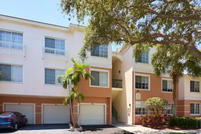 1108 Myrtlewood Cir E, Palm Beach Gardens: photo 1 of 33